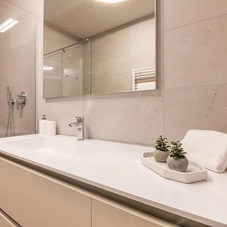 Aparthotel Dorato Luxury - View Colico