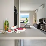Apartahotel Dorato Luxury - View Colico